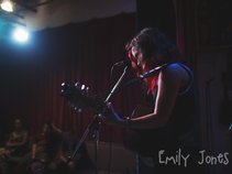 Emily Jones - Music Artist