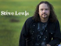 Steve Lewis