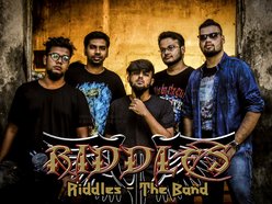 Riddle of the bands, Music