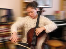 Deryn Cullen - Cellist