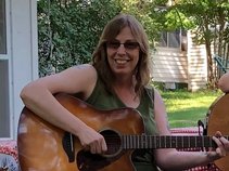Acoustic Artist Theresa Williams