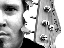 Douglas Polhamius : Bass Guitar