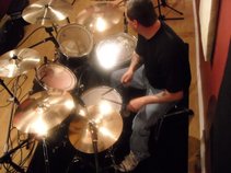 Drummiester/ Larry