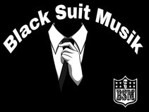 Black Suit Musik