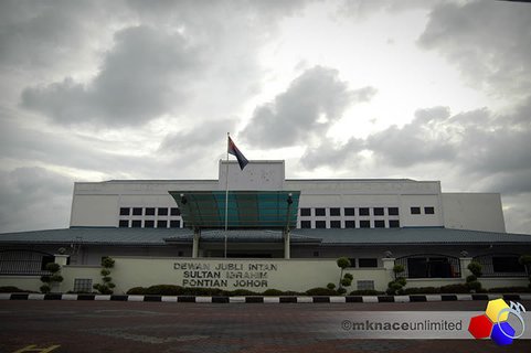 Intan dewan sultan ibrahim jubli Johor pushes