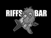 Riffs Bar